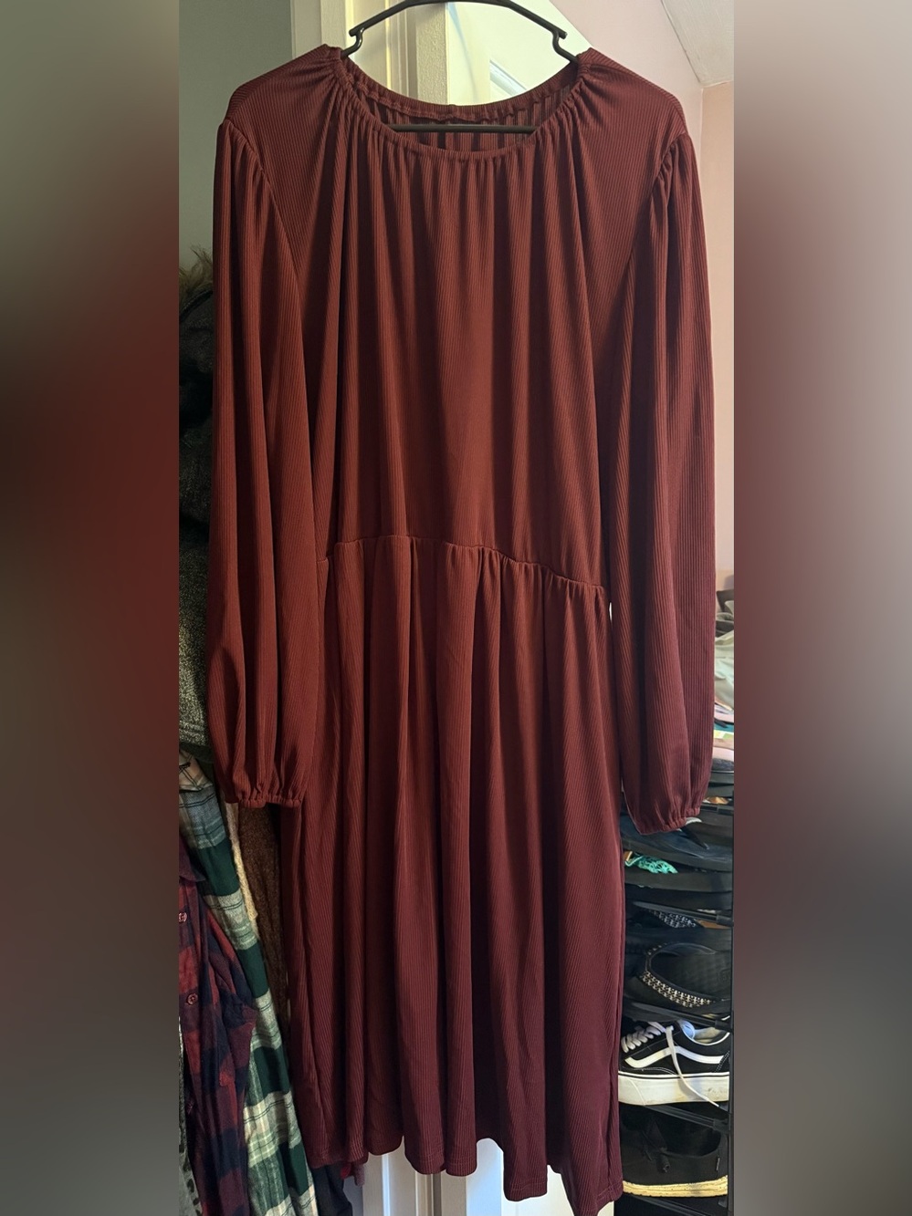 Women’s Long Sleeve Midi Dress in Burgundy